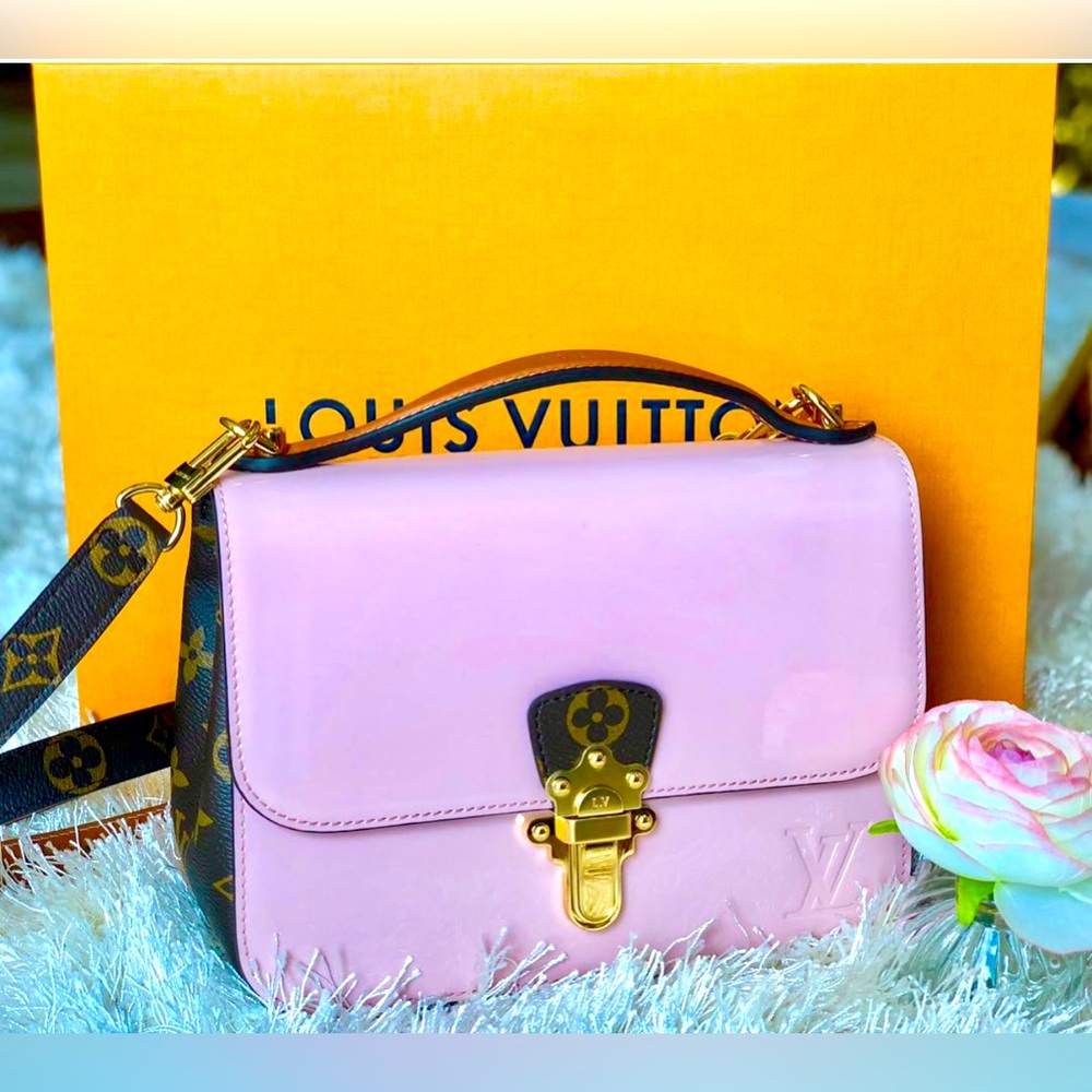 Cherry BB Rose Ballerine Crossbody bag.